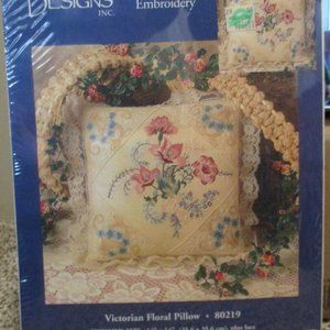 Candamar Designs Inc. Candlewicking/Embroidery "Victorian Floral Pillow" Kit